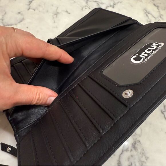 🖤 Circus by Sam Edelman Textured Black Wallet 🖤 - Picture 4 of 9